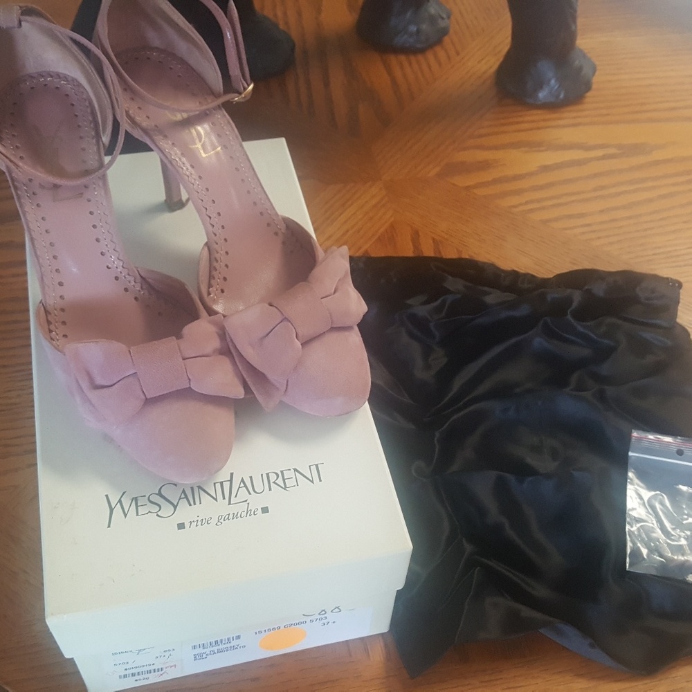 GORGEOUS Yves saint Laurent YSL Bow Dorsey suede